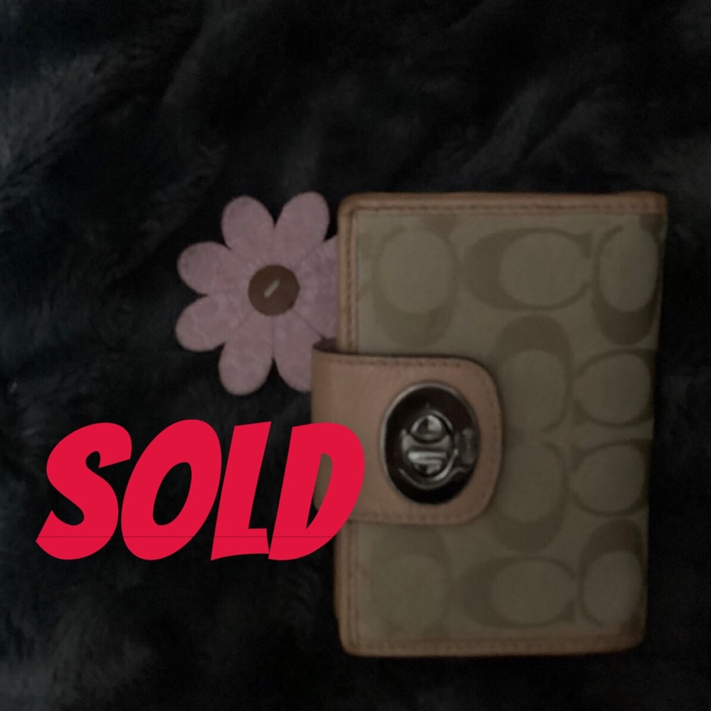💎Rare💎Coach Wallet with flower - Picture 1 of 2